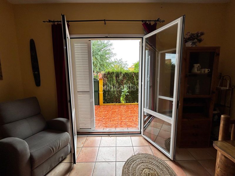 Foto 32580202-de1b-4638-8bde-d93d5f097f03. Dúplex se vende dúplex 2º linea de playa en costa ballena en Rota