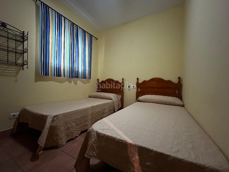 Foto 93a3cf97-9a5e-419b-9a0b-1f7d11f88333. Dúplex se vende dúplex 2º linea de playa en costa ballena en Rota