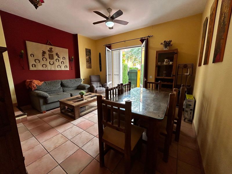 Foto b8bf302a-483b-4a63-94f4-cf0a21e703ba. Dúplex se vende dúplex 2º linea de playa en costa ballena en Rota