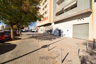 Geschäftsraum in Carrer doctora damiana zaragoza i zaragoza 7. Gran local comercial con terraza