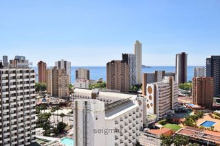 Apartament a Calle derramador 10. Apartamento con vistas en la mejor urbanización de levante