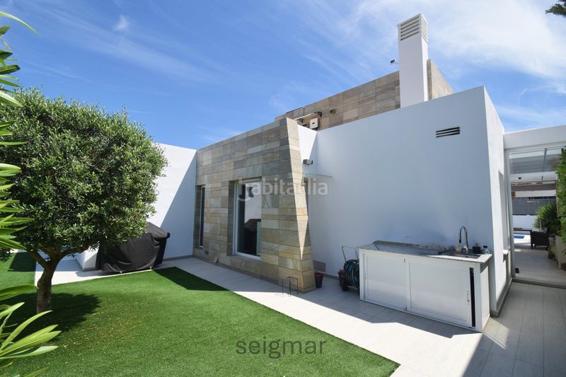 Foto d3e08a8a-b57d-4ef0-a186-cbf31810296b. Xalet amb xemeneia calefacció aparcament piscina a Algorfa