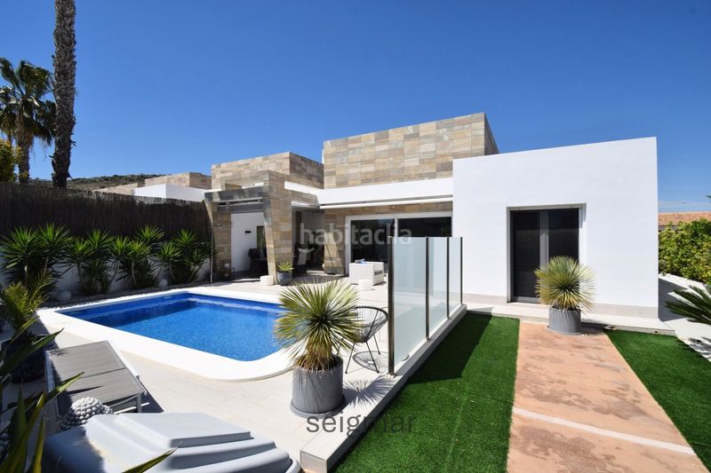 Foto d9b07490-0d13-4eef-ad0f-daf5d9c77307. Xalet amb xemeneia calefacció aparcament piscina a Algorfa