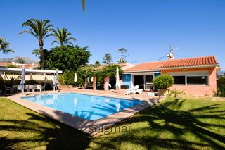 Chalet à Varadero. Villa independiente con piscina en la mejor urabanización de ben