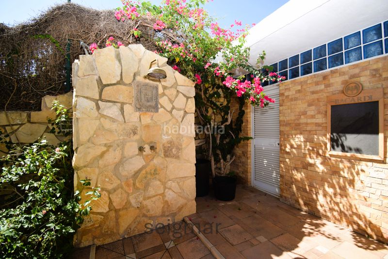 Foto 42a0ddc3-d728-4cca-8269-28cf2a6769a3. Xalet amb xemeneia aparcament piscina a Urbanizaciones Benidorm