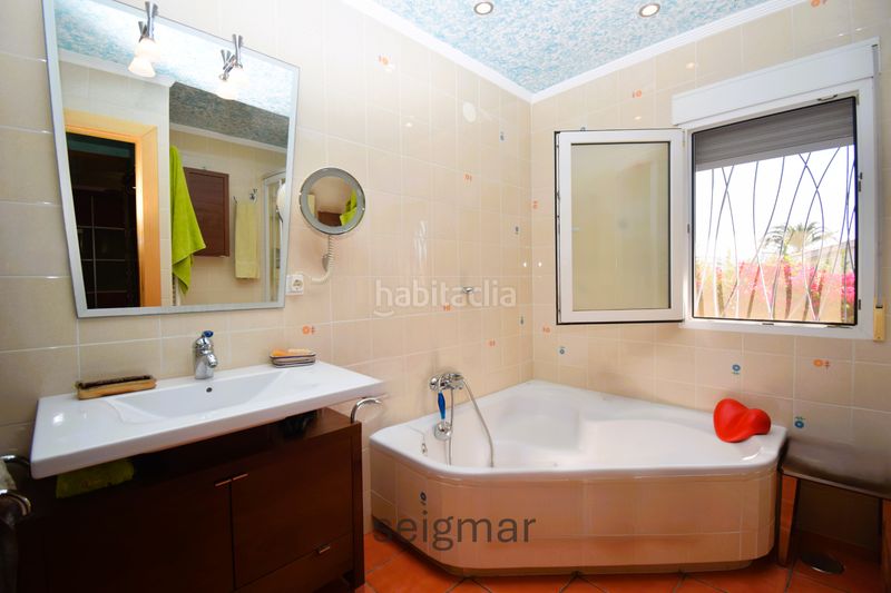 Foto 4331a0a2-0593-44bb-98ac-ff467ce72dc9. Xalet amb xemeneia aparcament piscina a Urbanizaciones Benidorm
