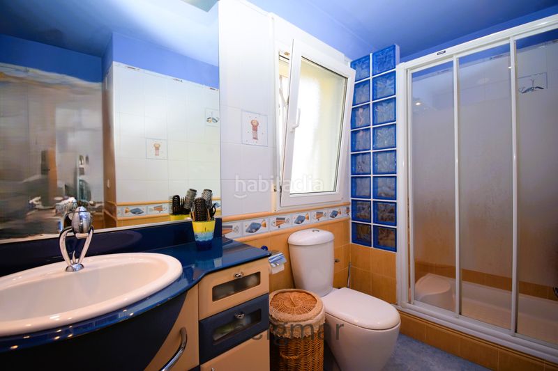Foto 486b8745-434b-43a3-8a73-19300ccd7fdc. Xalet amb xemeneia aparcament piscina a Urbanizaciones Benidorm