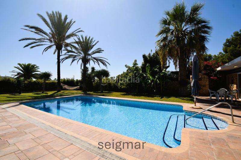 Foto 53b73787-97a4-4df2-becc-82fd95ac02ad. Xalet amb xemeneia aparcament piscina a Urbanizaciones Benidorm