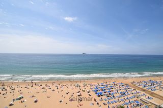 Location Appartement à Avinguda alcoi 6. Apartamento reformado de tres dorimitorios en primera línea de l