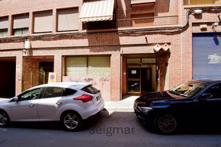 Business premise  Carrer guillem magro. Amplio local comercial a pie de calle en el centro de crevillent