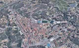 Fondo rustico in Pueblo-Ubanizaciones. Gran parcela a escasos metros del núcleo urbano