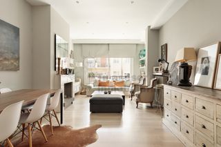 Piso  Carrer de calvet. Preciosa vivienda en calvet