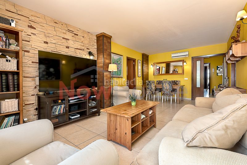 Foto 4d2ed725-e440-4ad7-af6c-23025f8499cb. Pis amb calefacció aparcament a Campos poble Campos