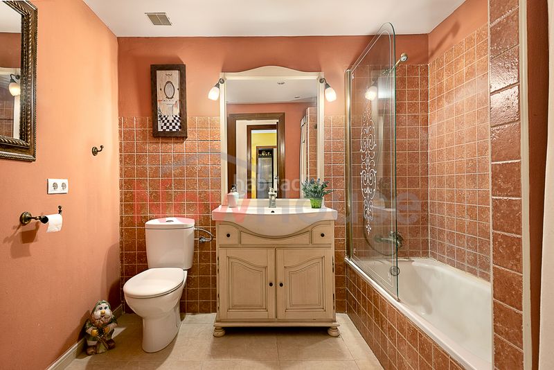 Foto 93249ec5-f8c3-4ba7-82f7-ab39698dfaa0. Pis amb calefacció aparcament a Campos poble Campos