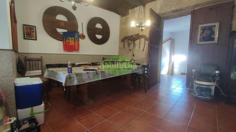 Foto f2b06e27-44b5-4974-b9d2-052a12c40cd8. Casa amb calefacció a Ribadavia