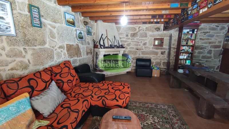 Foto 049a2f9c-c2b0-4c7b-b87a-fece30f0dcd0. Casa a Vilamarín