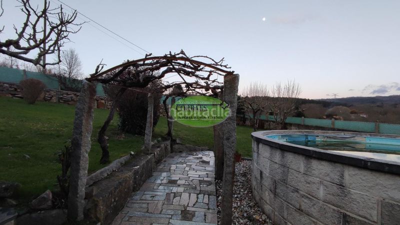 Foto 5c757660-0114-44a7-9ca5-914366663609. Xalet amb calefacció aparcament piscina a Paderne de Allariz