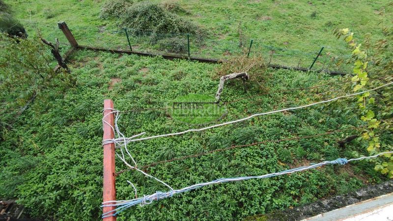 Foto b6f5e483-77d0-4952-9f60-0dfab2eaaf68. Casa amb aparcament a Nogueira de Ramuín