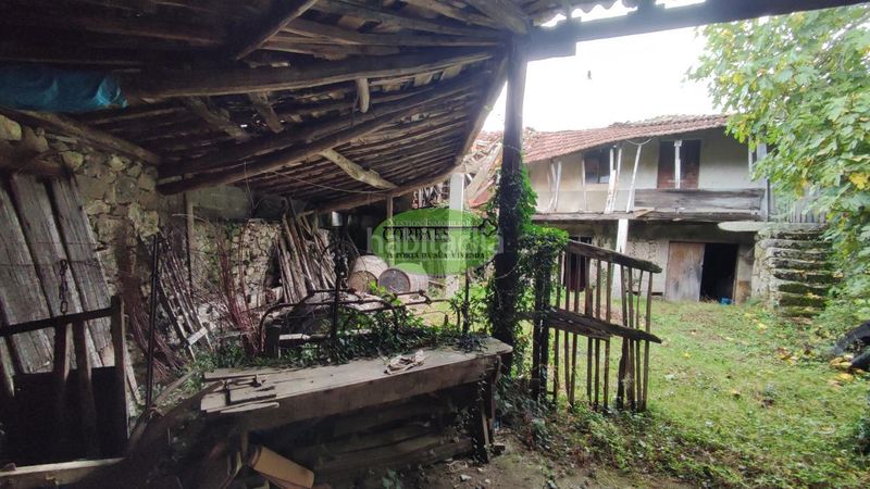 Foto 2f0fd669-3046-4431-b9a9-136754d25a63. Casa a Quintela de Leirado