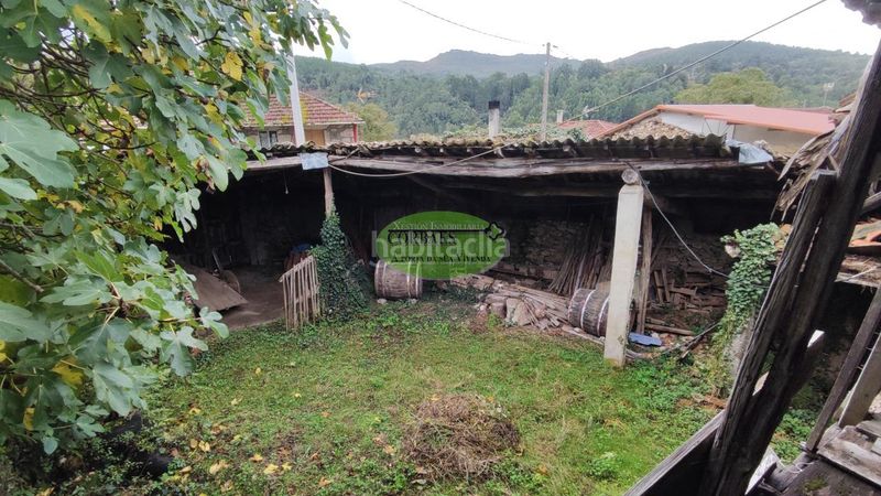 Foto ad204ab0-fadb-4d25-9b07-4bf5e6c0cf25. Casa a Quintela de Leirado