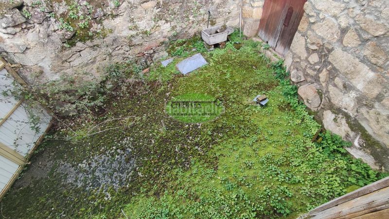 Foto c2694751-5fdf-47ad-8765-f644e9668fb3. Casa amb aparcament a Verín