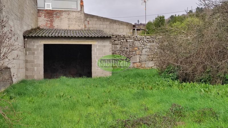 Foto e8b08ac8-1739-4c06-aff2-2e5e9f24aa3f. Casa amb aparcament a Verín