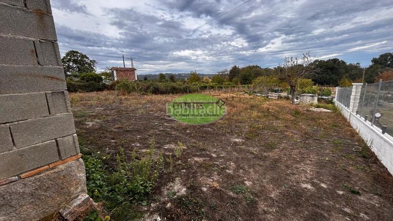 Foto f002bd3d-4c29-4232-b274-40409ef41fe2. Maison avec parking dans Taboadela