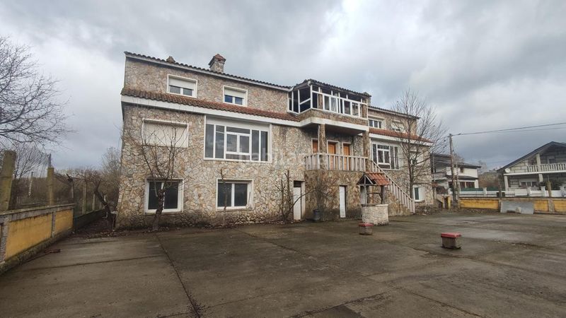 Foto ba3540e6-edfa-475c-a68e-1d42bf3f788a. Casa con parcheggio in Verín