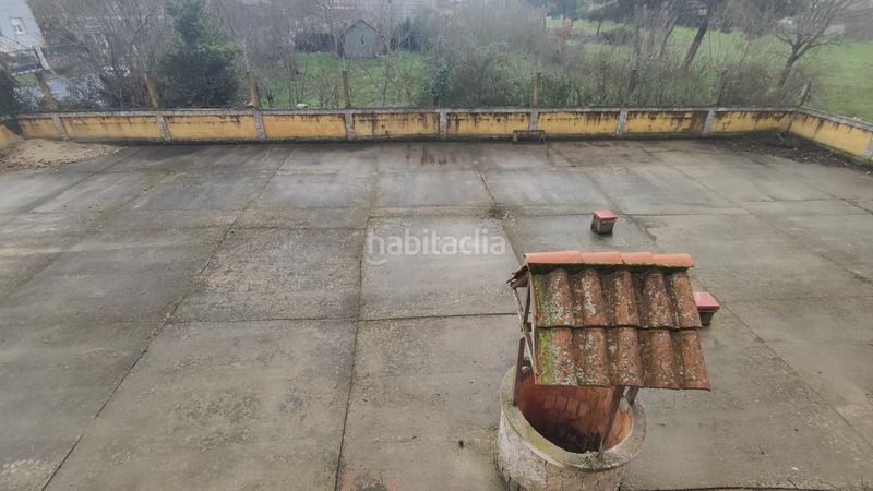 Foto f2bd66e6-610b-4222-85e3-f11c9635e3c3. Casa con parcheggio in Verín
