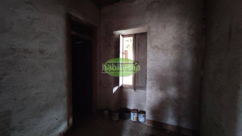 Foto d5e60938-6fd3-49d4-a0fa-3e8272c98ba1. Masía en Punxín