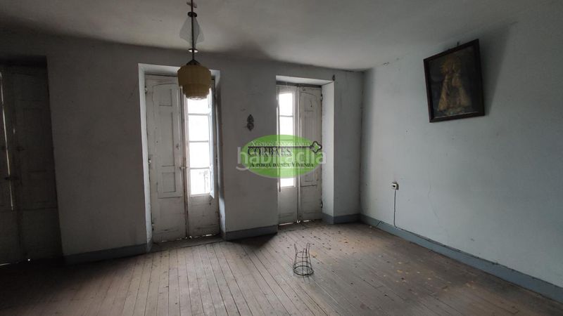 Foto efbe2760-ff97-4591-865e-1c75189a8728. Masía en Punxín