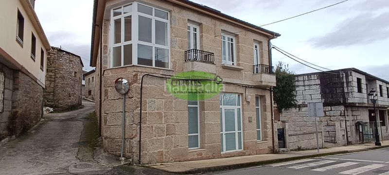 Foto 37d6d180-d921-4e6a-b58f-b8273e65b1b2. Casa amb calefacció aparcament a Toén