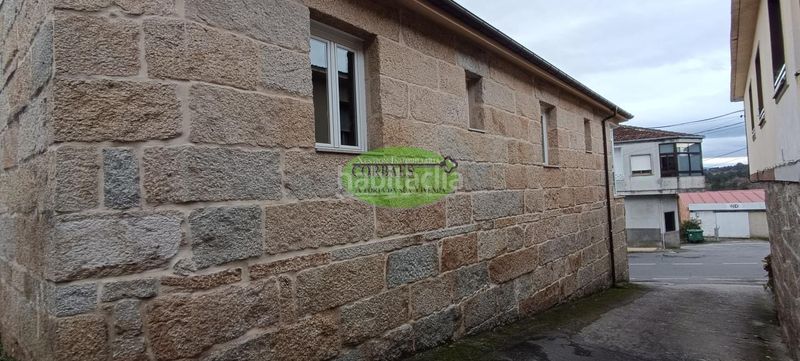 Foto f4ee4ed0-9936-47e7-a812-703254adafe5. Casa amb calefacció aparcament a Toén