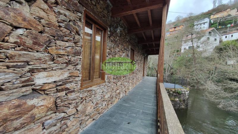 Foto 4a467019-48e7-4651-b4fa-f70d70194ffd. Masia amb calefacció a Peroxa (A)