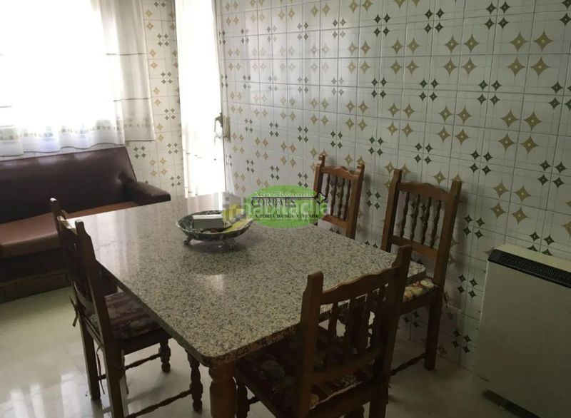 Foto ff335ac4-60da-43df-8866-4942e31e6bba. Flat with heating parking in Xunqueira de Ambía