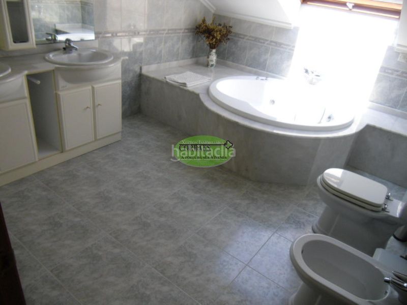 Foto 7b63923e-496e-4a20-80db-fbfa1d8de3cd. Casa amb calefacció aparcament a As Lagoas Ourense