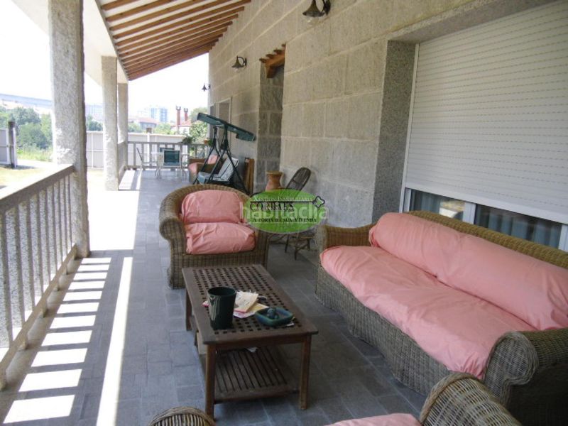 Foto cac3fd55-decd-4a9e-8373-da78117f7d70. Casa amb calefacció aparcament a As Lagoas Ourense