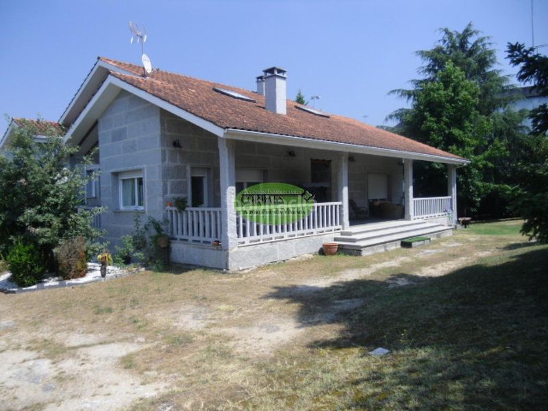 Foto dbfa73cb-a38e-4547-ad0c-e3d8b9c4cf88. Casa amb calefacció aparcament a As Lagoas Ourense