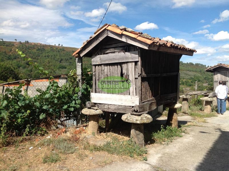 Foto 6f6974fb-1e09-492e-ab43-ed2765a546d7. Casa con parcheggio in Celanova