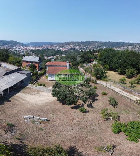 Foto f4af1a6e-64e2-462f-8807-2fbca9d5fa21. Casa amb calefacció aparcament a As Lagoas Ourense
