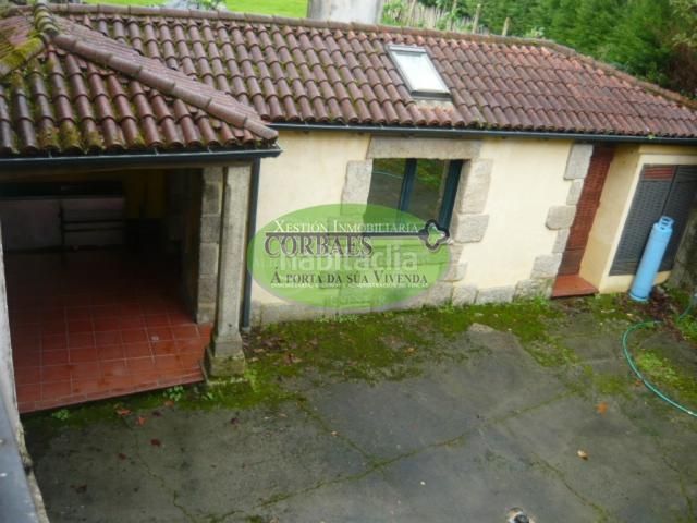 Foto b644dfc3-b4e3-4251-bf31-498717f40d46. Haus mit heizung in Leiro