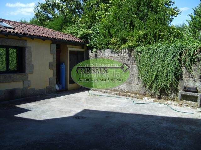 Foto b717775d-b4ee-419d-88e9-e0900b444a85. Haus mit heizung in Leiro