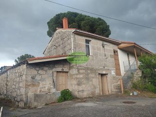 Casa en Amoeiro