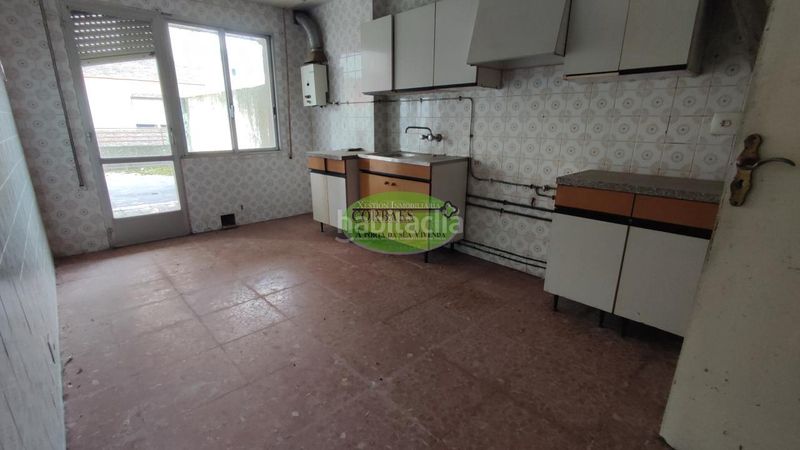 Foto e5695b37-2c94-4623-ae23-d598f8d3260a. Edificio in Xinzo de Limia