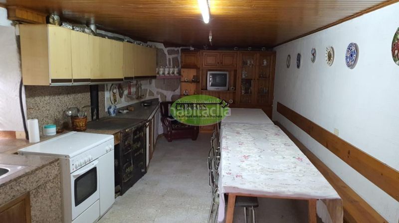 Foto 814c86ec-50e9-4ced-b5d7-02d547778398. Casa a Trasmiras