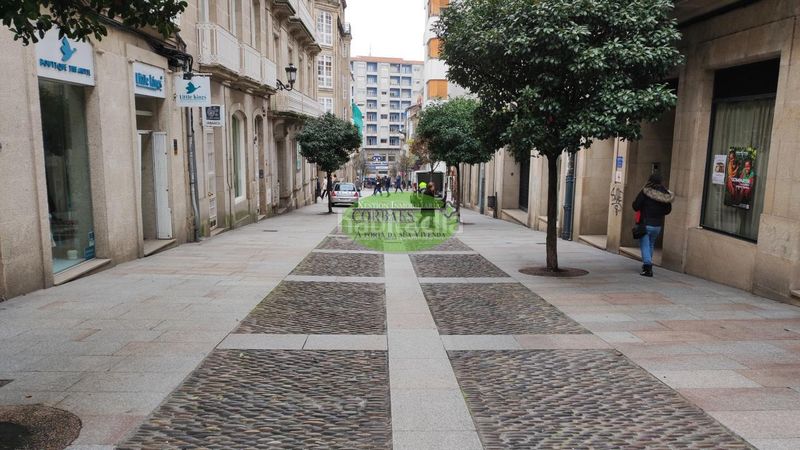Foto f8ccec0b-5546-45bf-9d48-166264e68d76. Aparcament cotxe a Casco Viejo Ourense