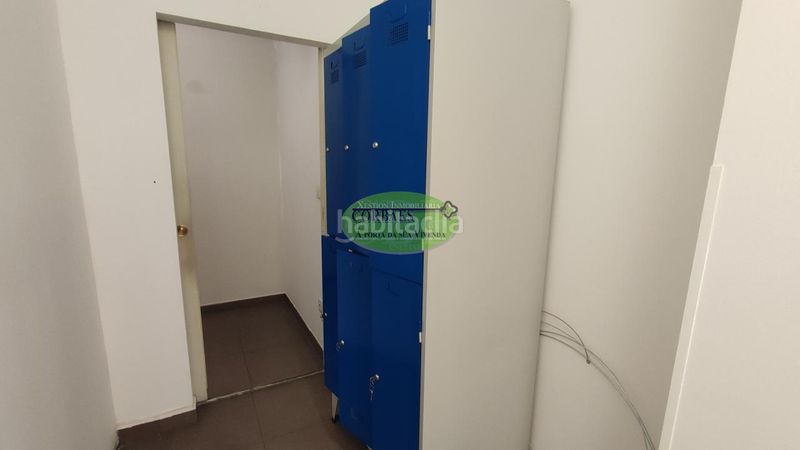 Foto 7c37f7e1-d3e5-48f7-ba71-dc3f7054773e. Local comercial a Carballiño (O)