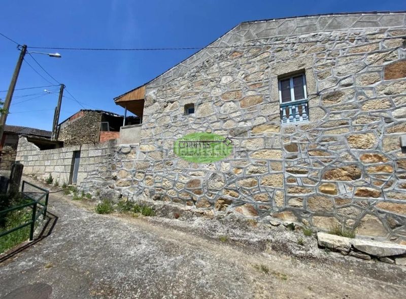 Foto 6d35c089-b04b-4325-bfc2-2b03a4700ac0. Casa en Merca (A)