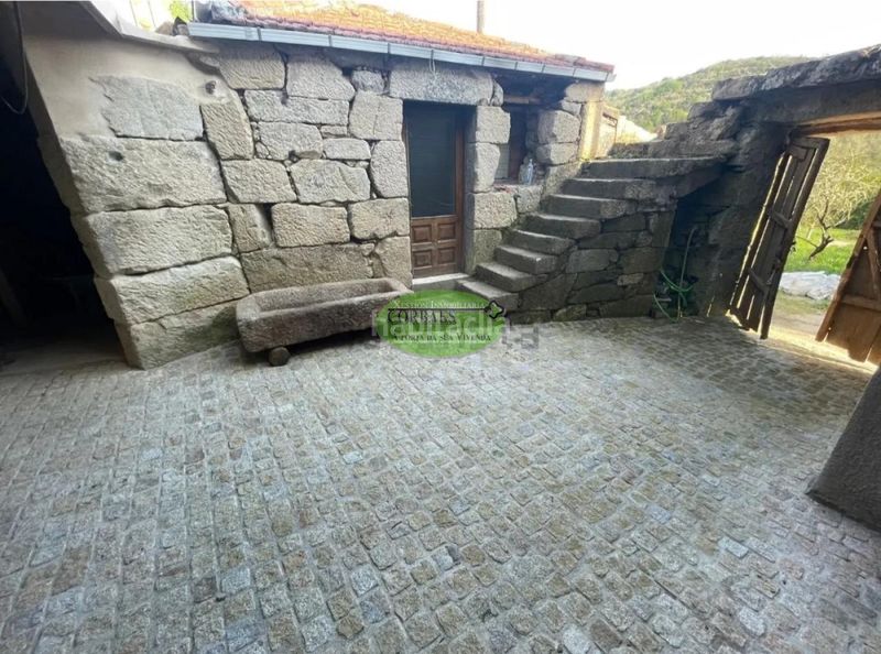 Foto be198dea-309c-4cc7-bfef-a859b160d465. Casa en Merca (A)