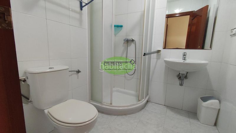 Foto ce940094-e423-47d1-82c9-39a9026b3e47. Local comercial a Taboadela